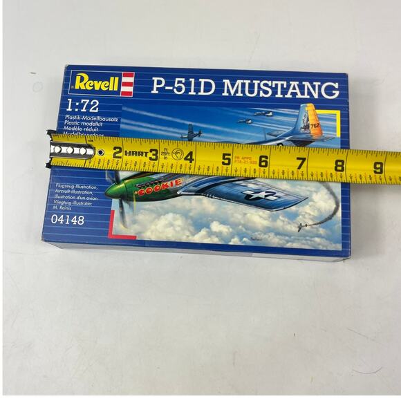 Revell P-51D Mustang 1/72 Scale Model Kit WWII Aircraft 04148 Open Box USAF - Picture 6 of 7